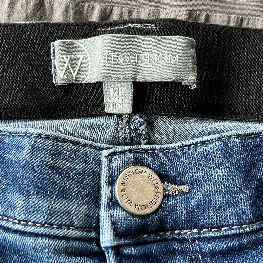 Wit and Wisdom Cropped Raw Edge Denim Jean Womens Sz 12 Petite - Picture 8 of 15